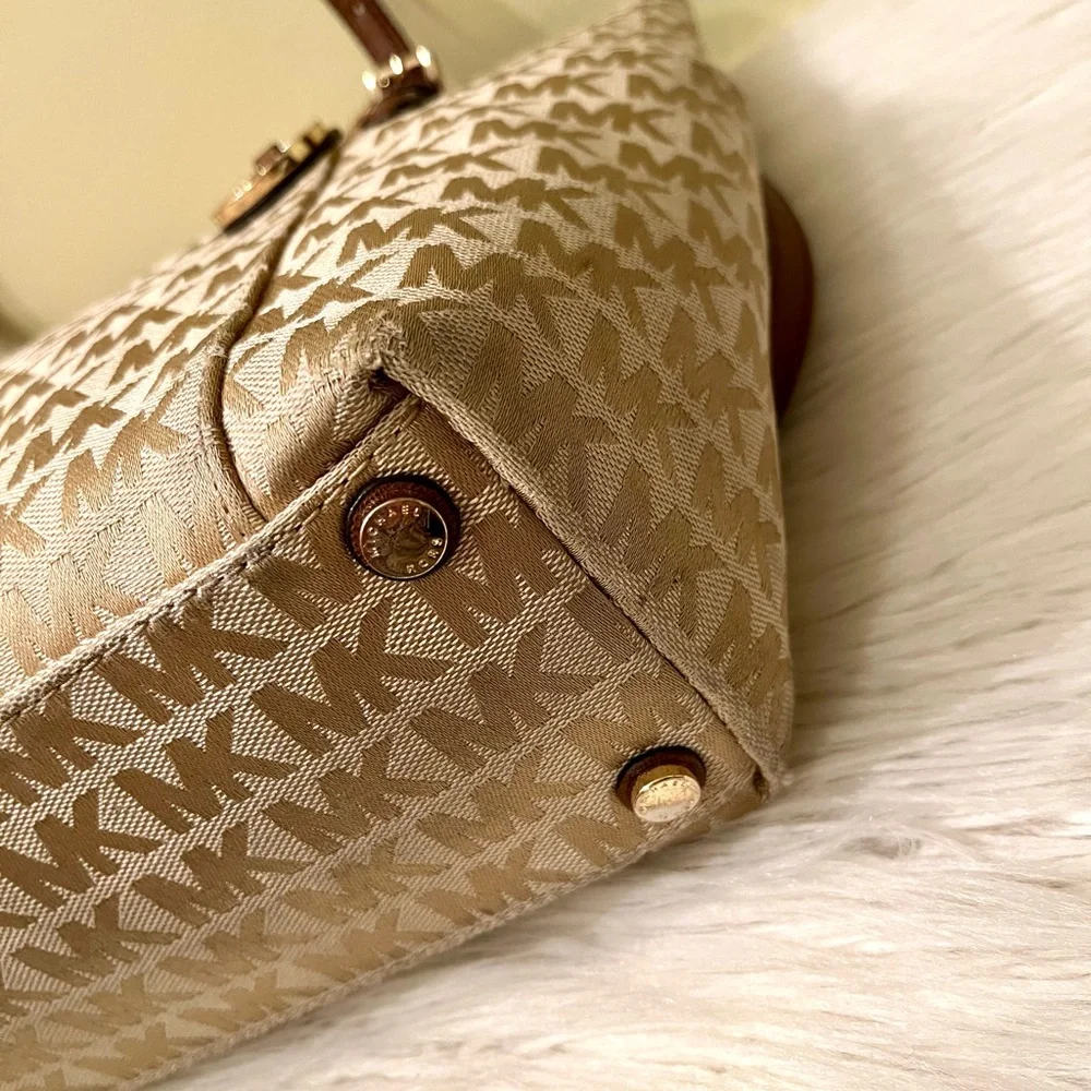 Michael Kors Jet Set Travel Top Zip Shoulder Tote
